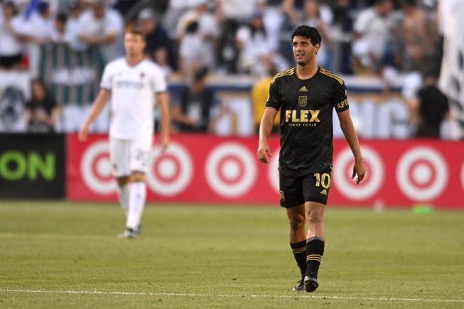 Carlos Vela’s decline, American strikers are thriving, and more midseason MLS trends
