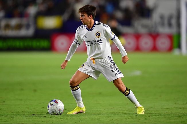 MLS Surprise-O-Meter: Puig shines in LA, DC, Houston eliminated from playoff contention, and more