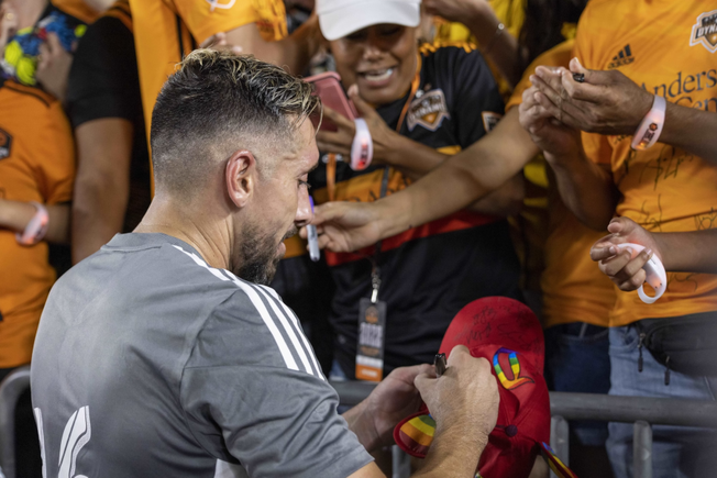 Herrera’s debut in Houston, Cifuentes is a star, and more from around MLS